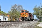 BNSF 5689 Leads the Geo train.